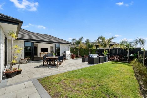 Photo of property in 56 Drabble Crescent, Papamoa Beach, Papamoa, 3118