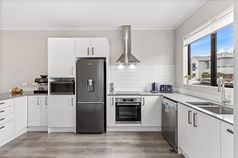 Photo of property in 14 Peihana Road, Hobsonville, Auckland, 0616