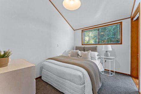 Photo of property in 5 Totara Grove, Hillcrest, Auckland, 0627