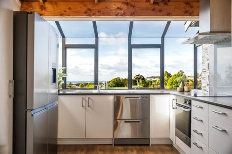 Photo of property in 40 Elliston Crescent, Stanmore Bay, Whangaparaoa, 0932