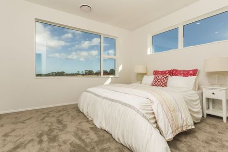 Photo of property in 14 Tauwaka Crescent, Riverhead, 0820