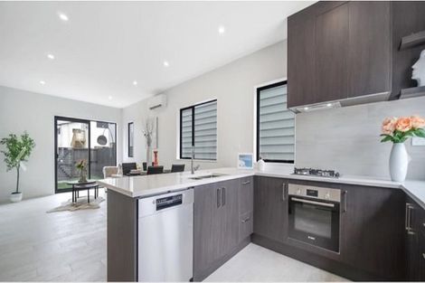 Photo of property in 99a Grove Road, Papakura, 2110