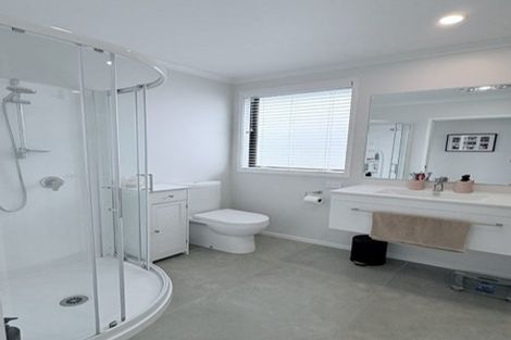 Photo of property in 12a Discovery Place, Marfell, New Plymouth, 4310