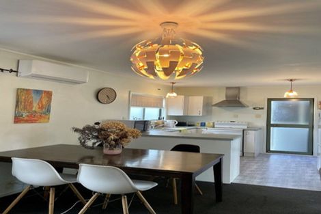 Photo of property in 21 Thomas Avenue, Te Atatu Peninsula, Auckland, 0610