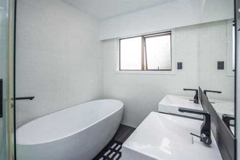 Photo of property in 66 Chedworth Avenue, Chedworth, Hamilton, 3210