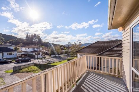 Photo of property in 15 Gardiner Grove, Wainuiomata, Lower Hutt, 5014