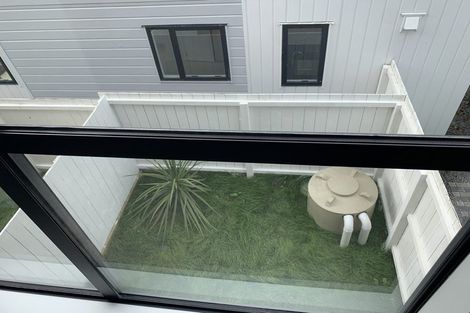 Photo of property in 3/2c Walsall Street, Avondale, Auckland, 1026