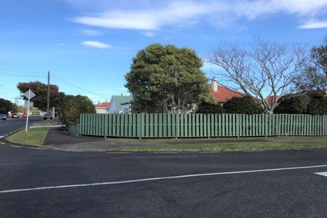 Photo of property in 10 Union Street, Merrilands, New Plymouth, 4312