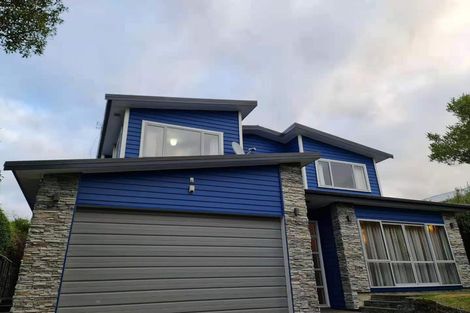 Photo of property in 2c Mckeefry Grove, Tawa, Wellington, 5028