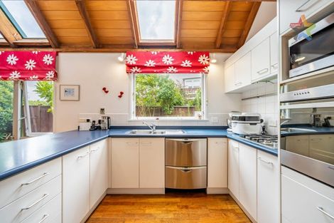 Photo of property in 72 Knights Road, Hutt Central, Lower Hutt, 5010