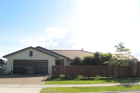 Photo of property in 4 Reef Avenue, Papamoa Beach, Papamoa, 3118