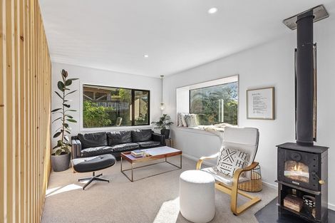 Photo of property in 28b Redwood Avenue, Tawa, Wellington, 5028