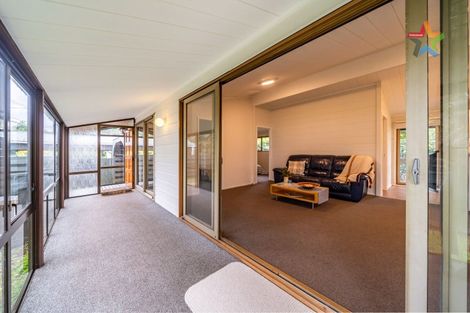 Photo of property in 106 Cambridge Terrace, Fairfield, Lower Hutt, 5011