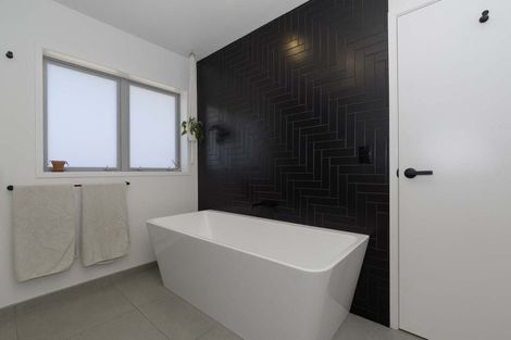 Photo of property in 14 Ngahere Street, Otumoetai, Tauranga, 3110