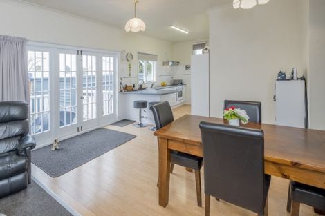 Photo of property in 35 Mckenzie Street, Levin, 5510