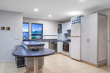 Photo of property in 14 Bowman Place, Whitby, Porirua, 5024