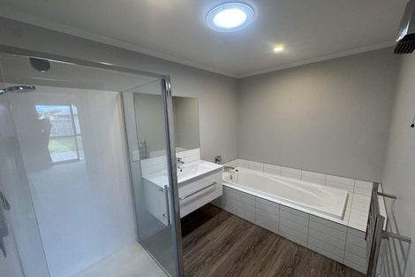 Photo of property in 17 Vildebeest Street, Halswell, Christchurch, 8025