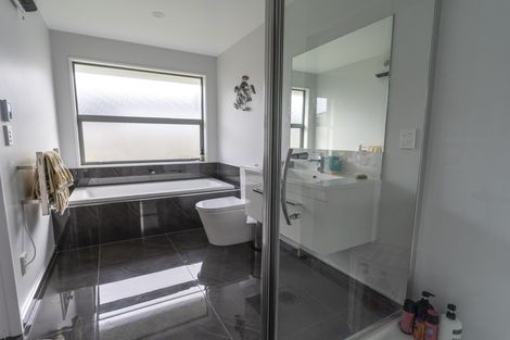 Photo of property in 12 Robalan Close, Halswell, Christchurch, 8025