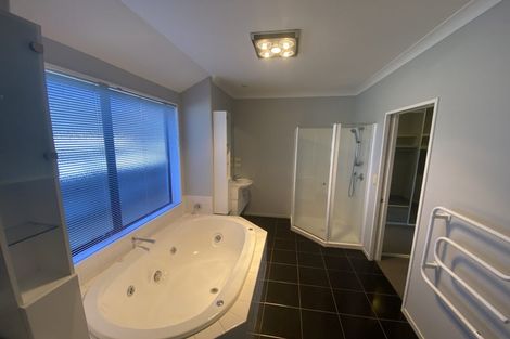 Photo of property in 10 Somerton Drive, Huntington, Hamilton, 3210