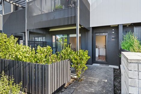 Photo of property in 2/71 Hobsonville Road, Hobsonville, Auckland, 0616