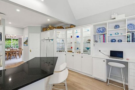 Photo of property in 5 Patterson Grove, Waikanae, 5036