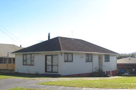 Photo of property in 21 Masters Street, Greymouth, 7805