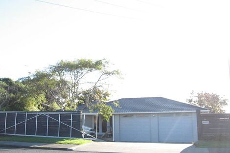 Photo of property in 21 Bleakhouse Road, Howick, Auckland, 2014