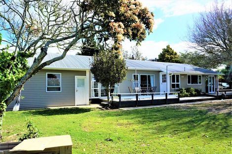 Photo of property in 82 Heatherlea West Road, Levin, 5575