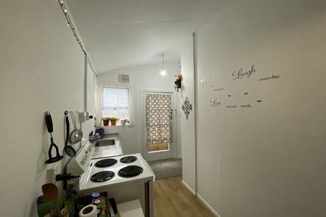 Photo of property in 36 Rolleston Street, Mount Cook, Wellington, 6021