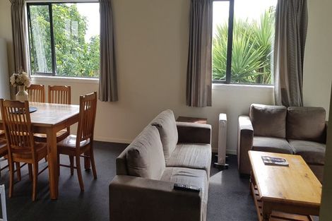 Photo of property in 8b Schnapper Rock Road, Schnapper Rock, Auckland, 0632