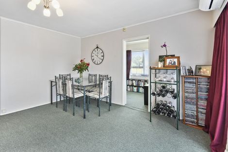 Photo of property in 16 Brynbela Court, Papakura, 2110