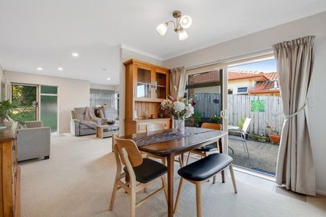 Photo of property in 25 Chesterfield Way, Orewa, 0931