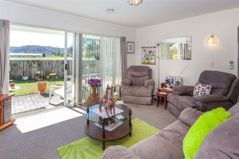 Photo of property in 16/9 Campbell Close, Whangamata, 3620
