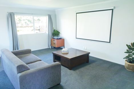 Photo of property in 122 Heta Road, Highlands Park, New Plymouth, 4312