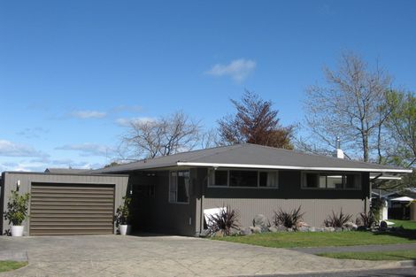 Photo of property in 2/5 Dorothy Drive, Acacia Bay, Taupo, 3330