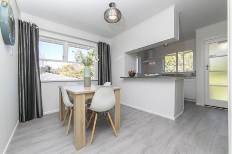 Photo of property in 7 La Rosa Street, Green Bay, Auckland, 0604