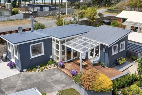 Photo of property in 32 Chamberlain Avenue, Amberley, 7481