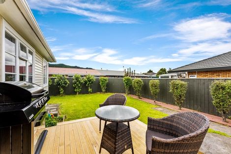 Photo of property in 18 Ebdentown Street, Ebdentown, Upper Hutt, 5018