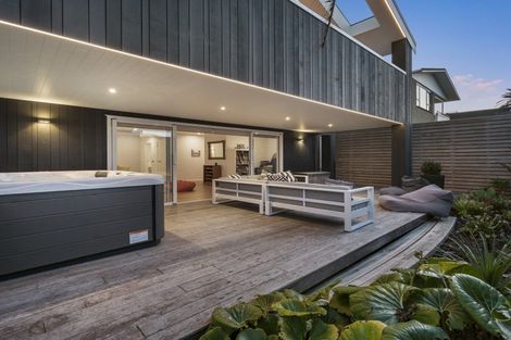 Photo of property in 112 Karewa Parade, Papamoa Beach, Papamoa, 3118