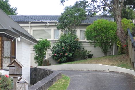 Photo of property in 1/17 Harrybrook Road, Green Bay, Auckland, 0604