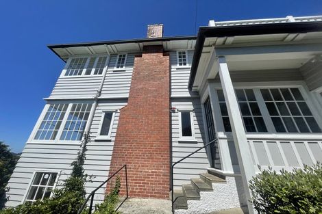 Photo of property in 9 Wadestown Road, Wadestown, Wellington, 6012