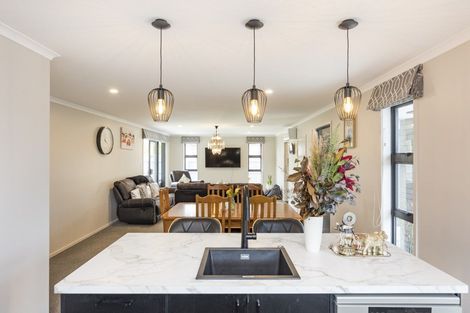 Photo of property in 3 Rangeview Drive, Kelvin Grove, Palmerston North, 4414