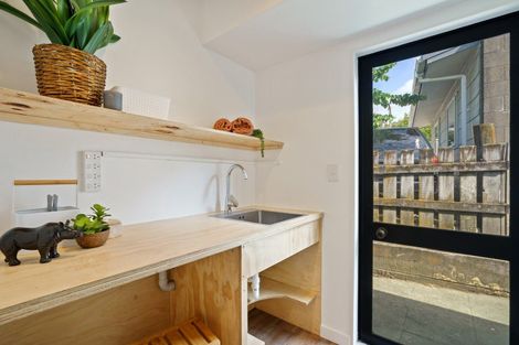 Photo of property in 18 Makora Road, Otaihanga, Paraparaumu, 5036