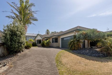 Photo of property in 11 Santa Monica Drive, Papamoa Beach, Papamoa, 3118