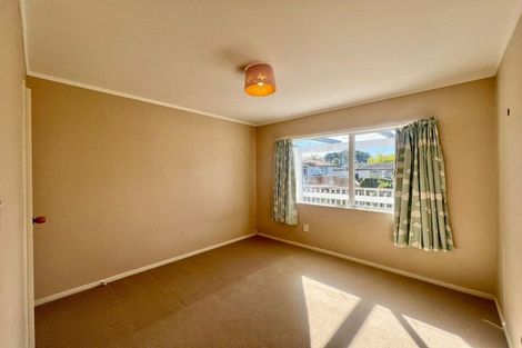 Photo of property in 40 Hassan Drive, Massey, Auckland, 0614