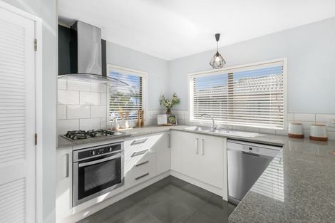 Photo of property in 145 Everglade Drive, Totara Heights, Auckland, 2105