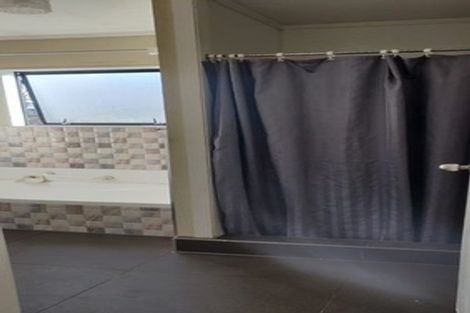 Photo of property in 2/65 Golf Road, New Lynn, Auckland, 0600