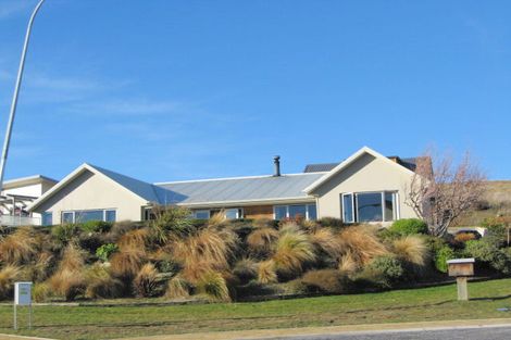 Photo of property in 13 Bob Lee Place, Wanaka, 9305