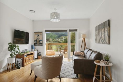 Photo of property in 100 Curtis Street, Northland, Wellington, 6012