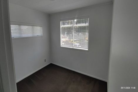 Photo of property in 1/1 Tomintoul Place, Highland Park, Auckland, 2010